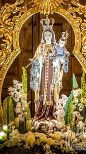 Adolfo Floristas Variedad Decorados con flores para iglesia eventos religiosos