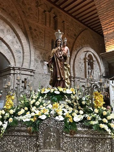 Adolfo Floristas Variedad Decorados con flores eventos religiosos