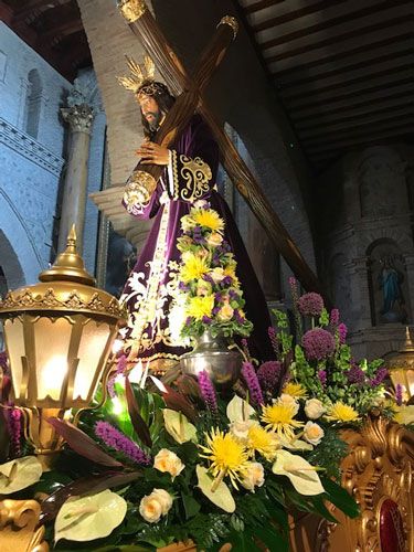 Adolfo Floristas Decorados con flores para iglesia